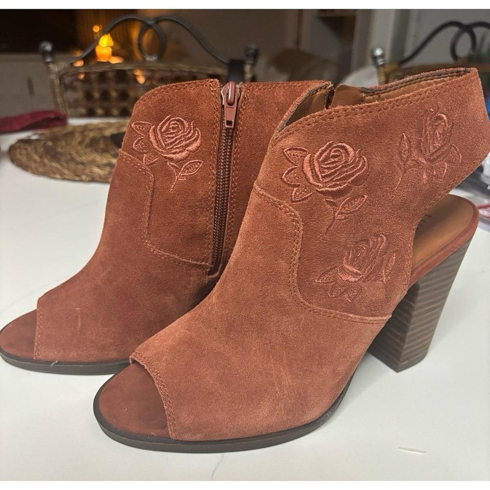 Lucky brand Listana peep toe suede stacked heel booties size 8.5